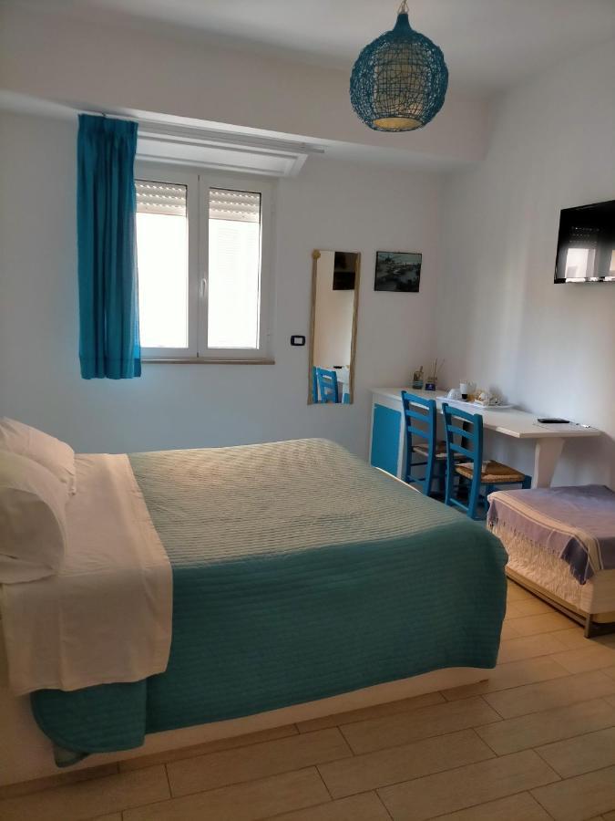 Controvento Rooms Маргерита-ди-Савойя Экстерьер фото